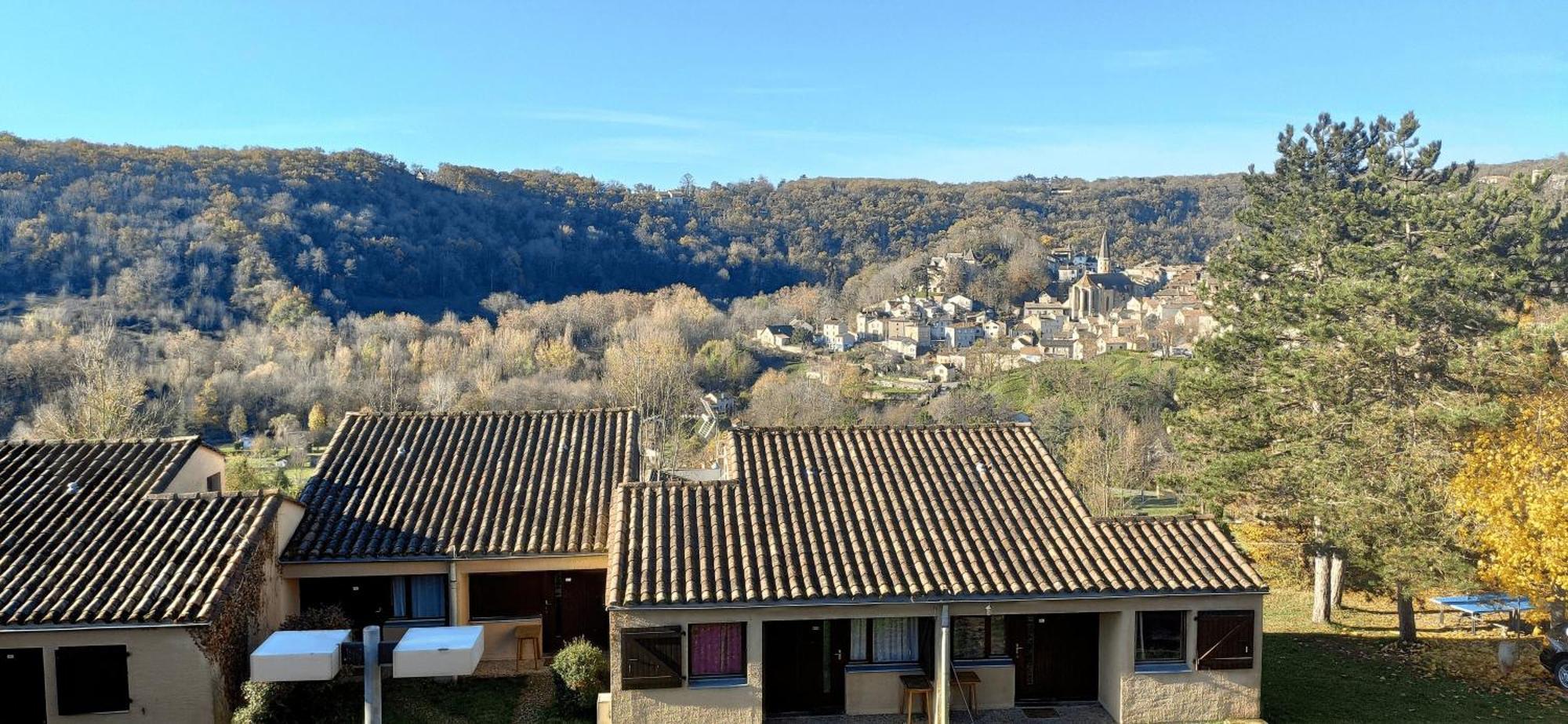 Village Bord De Ciel Caylus Exterior photo